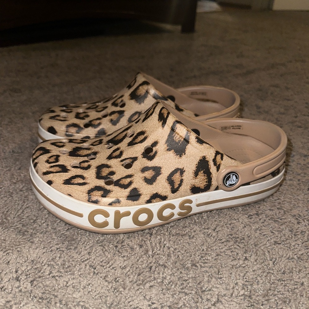 Leopard Crocs Size 9 Women’s